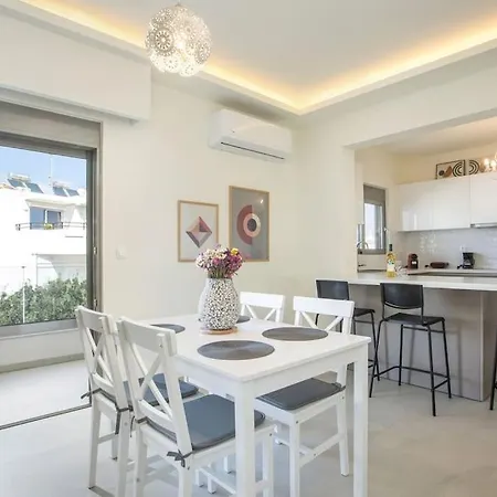 アパート Cozy In The Heart Of Rhodes Center