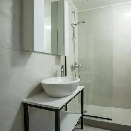 Cozy In The Heart Of Rhodes Center Daire