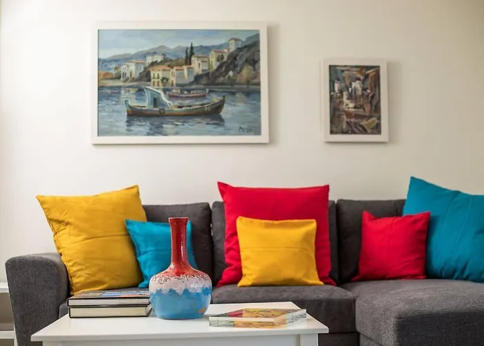 Cozy In The Heart Of Rhodes Center 아파트