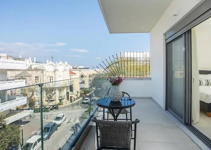 Cozy In The Heart Of Rhodes Center 아파트
